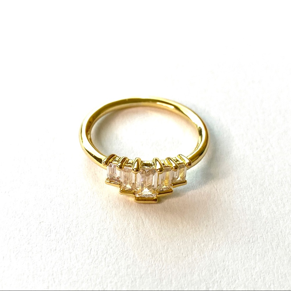 Baguette Pyramid Gold Asymmetrical Crystal Ring - Picture 3 of 3